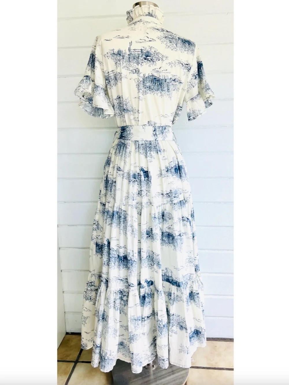 MILLE Victoria Ruffle Front Dress in Cream/Blue  Western Landscape Print - S - Picture 6 of 14